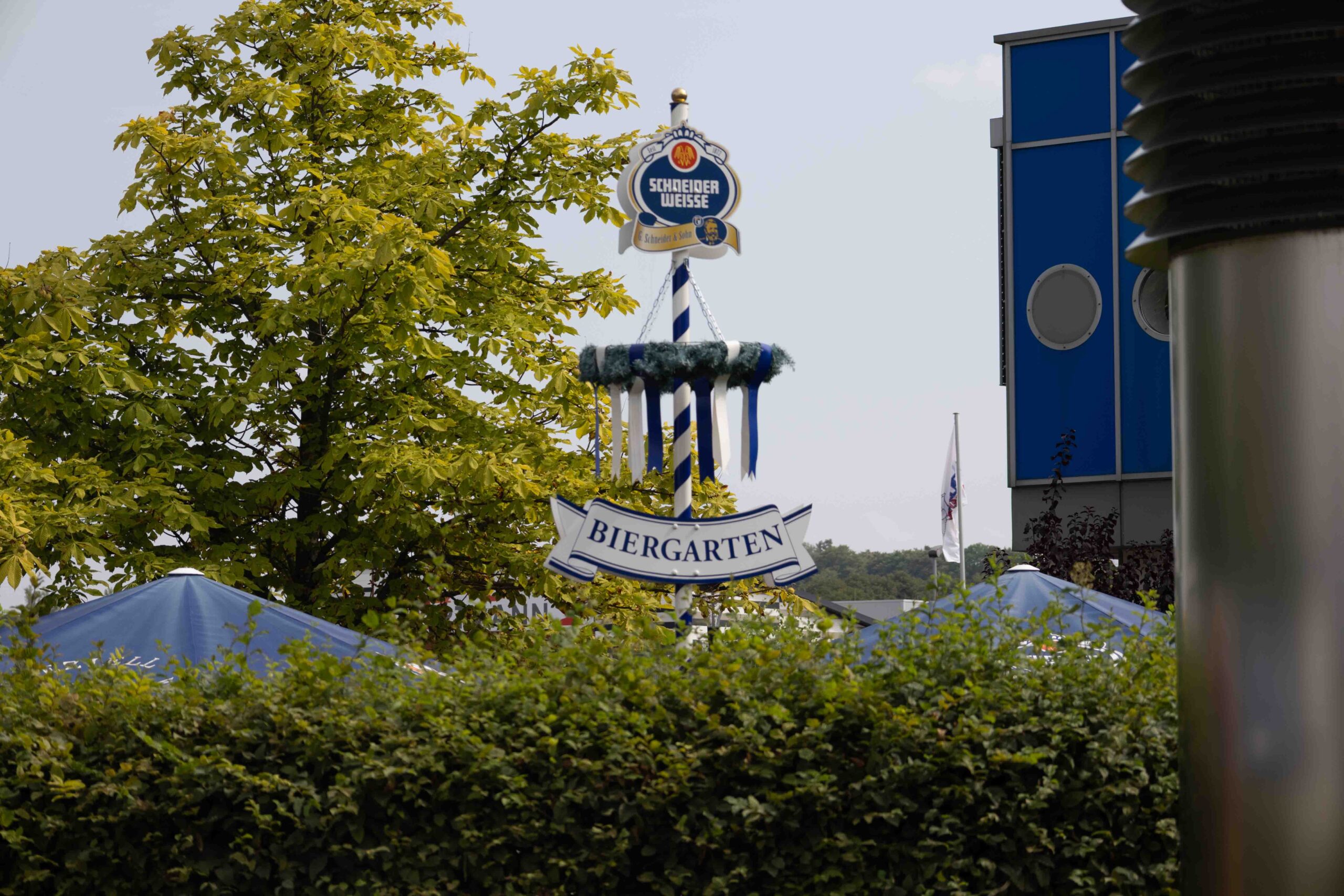 Biergarten Maibaum